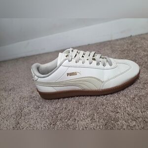 PUMA Men's White and Tan Sneakers